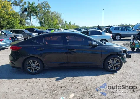 2018 Hyundai Elantra Value Edition z USA, uszkodzony, nr VIN 5NPD84LF6JH377535